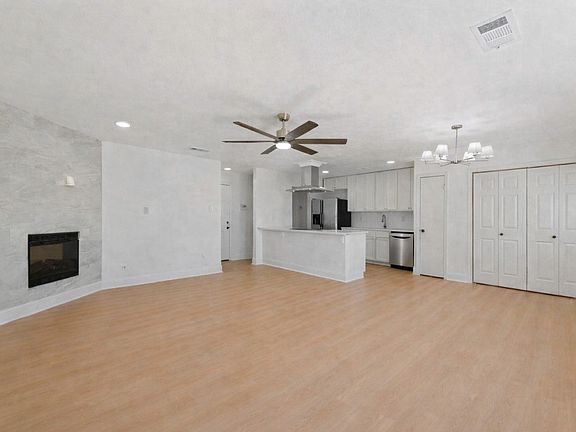 4th image of 5516 Maple Ln