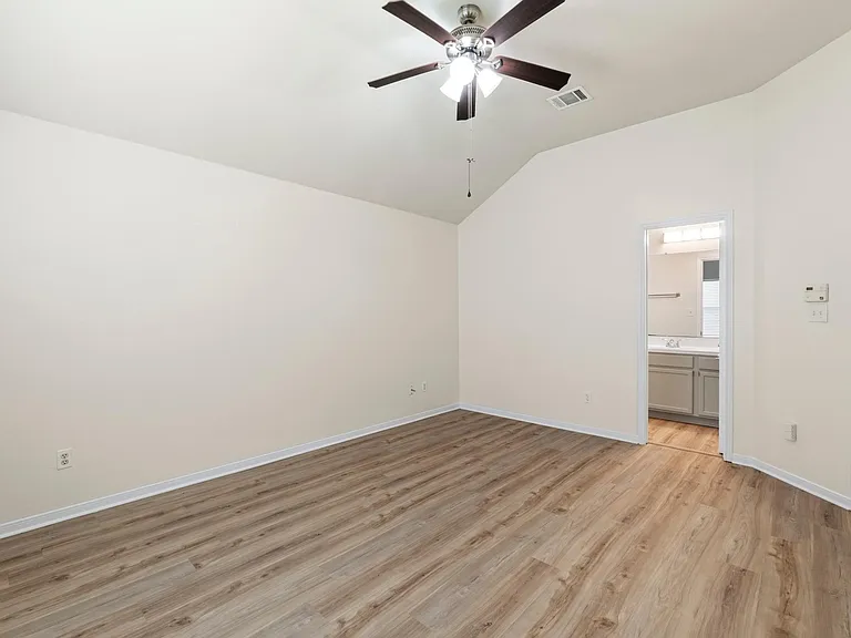 1501 Catherine Ct — Photo 14