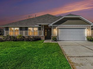 601 Greystone Ln, Angleton, TX 77515