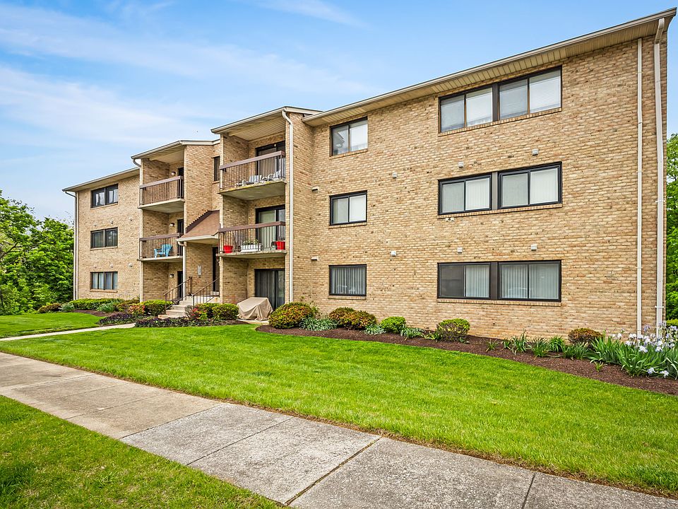 1st image of 1 Summit Hill Ct APT T2