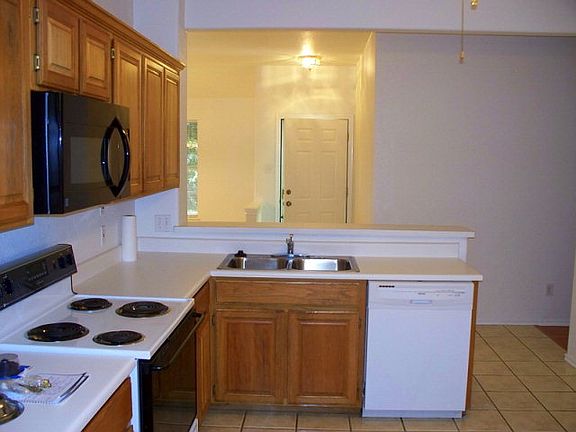 2nd image of 123 Creekside Dr