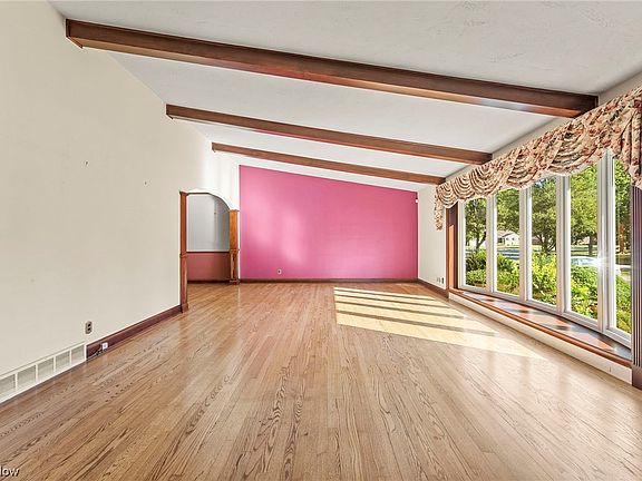 3rd image of 5380 Sunset Oval