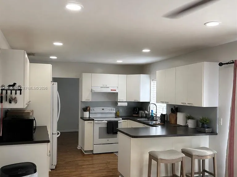 4202 NW 76th Ave #0 — Photo 2