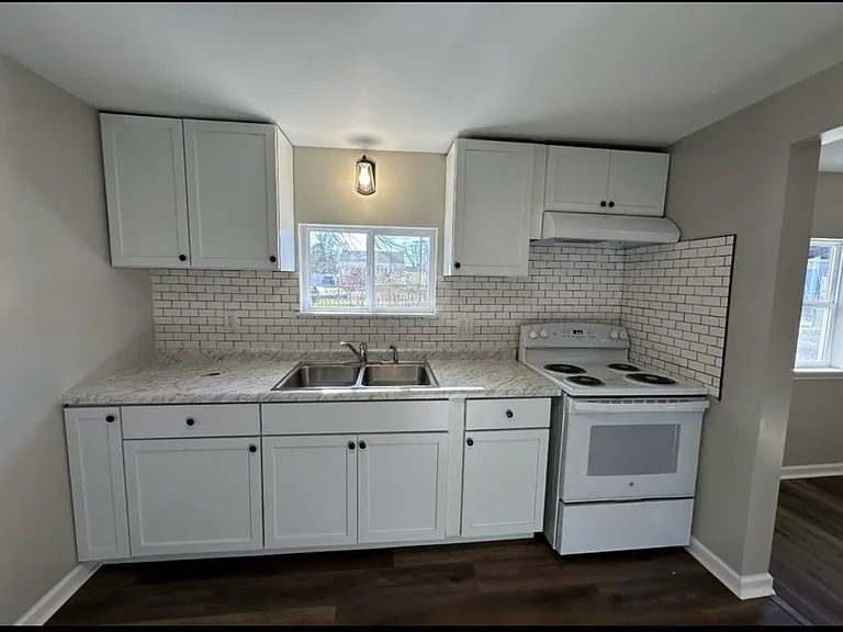 1141 S Virginia Ave #1/2 — Photo 4