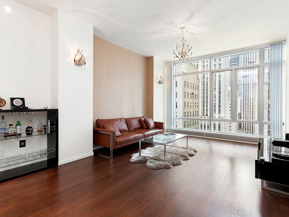1st image of 18 W 48th St APT 16E