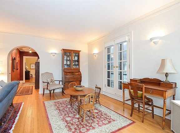 3rd image of 1909 W Farwell Ave #2