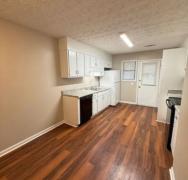 164 Kimberly Way SW — Photo 6