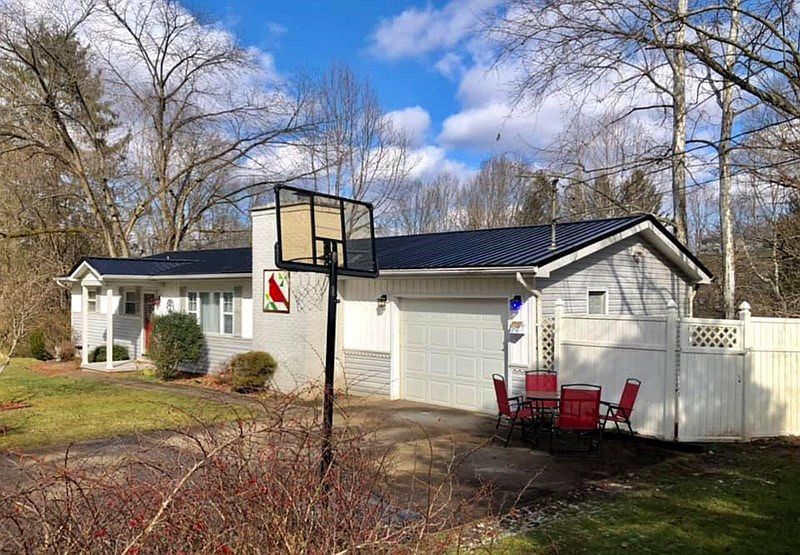 1st image of 121 Dodd Dr