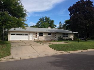1426 Kilian Blvd SE, Saint Cloud, MN 56304