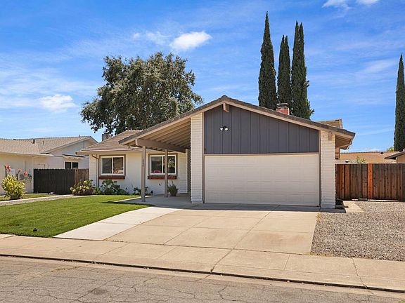 3rd image of 262 Ramona Way