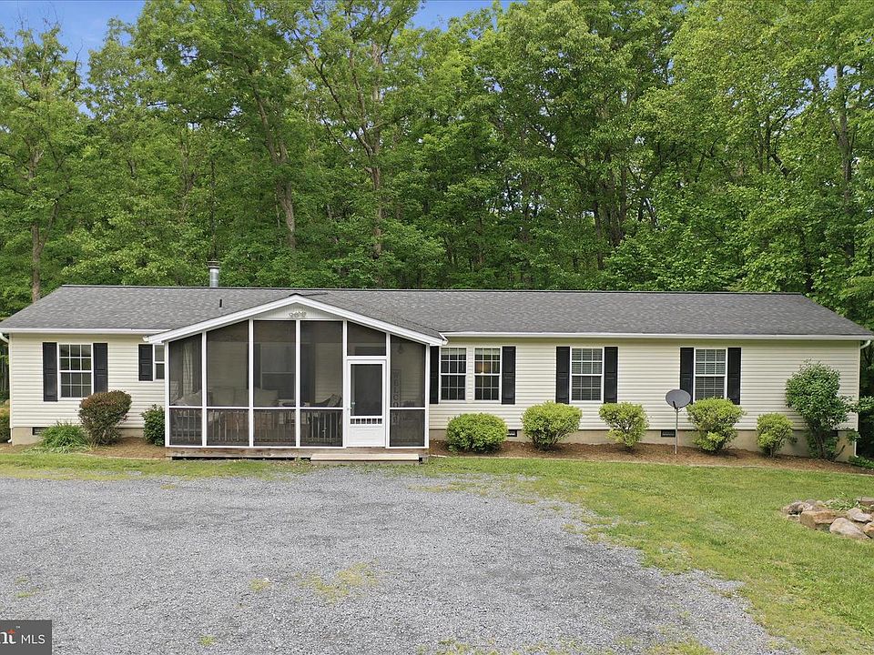 1st image of 165 Fox Haven Ln