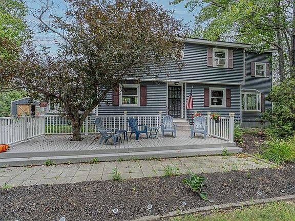 3rd image of 140 Mountain View Road