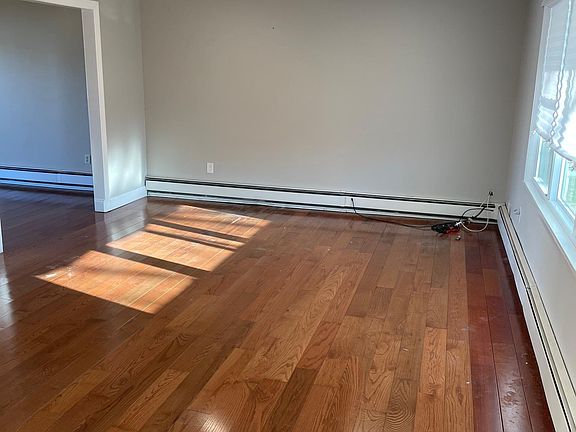 4th image of 2329 South St