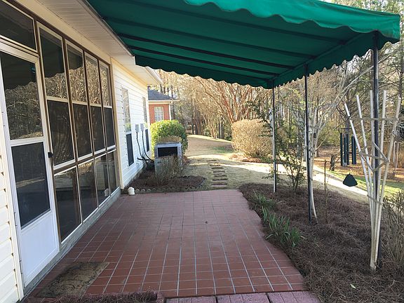 Spacious outdoor patio 