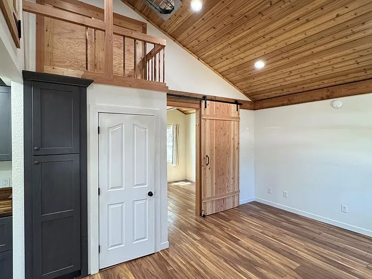 37 Olive St — Photo 5