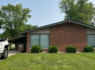 3710 Camelot Ln, Columbus, IN 47203