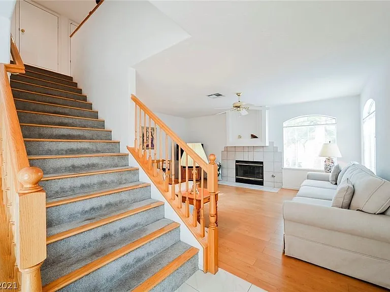 824 Radiant Star St — Photo 4