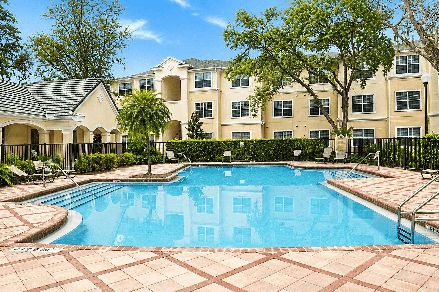 Lake Kathy Apartments — Photo 1