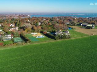 37 Potato Barn Rd, Water Mill, NY 11976