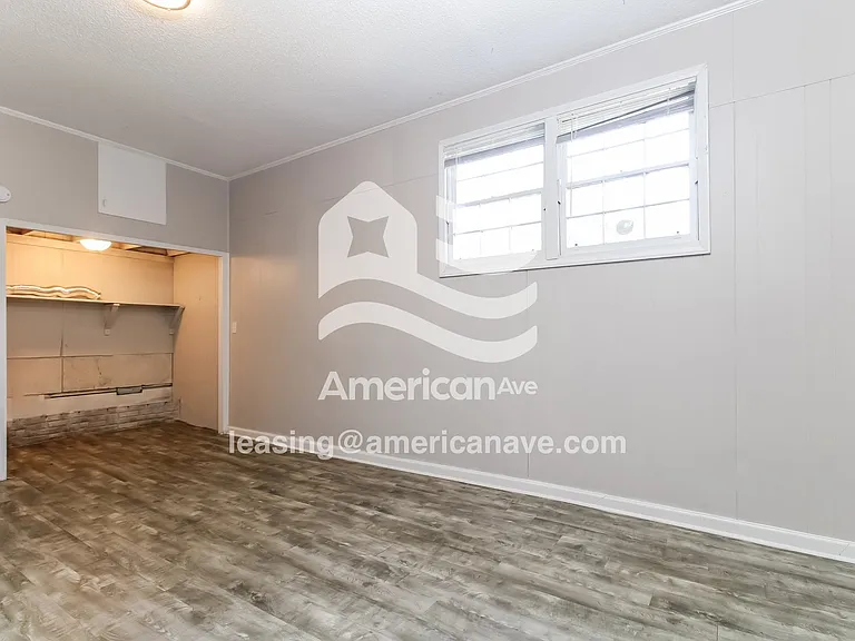 3931_003_living_room_3.jpg