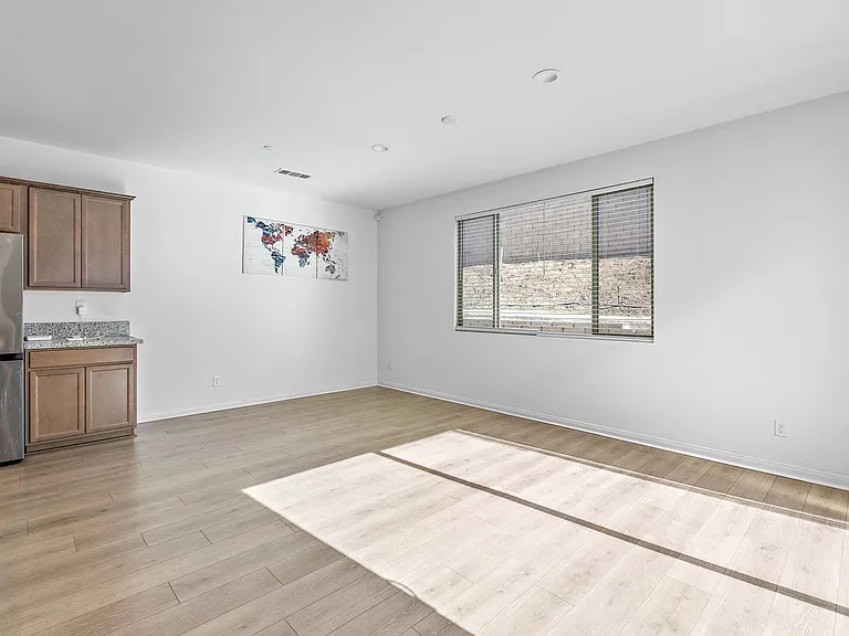 4551 Highland Ave — Photo 9