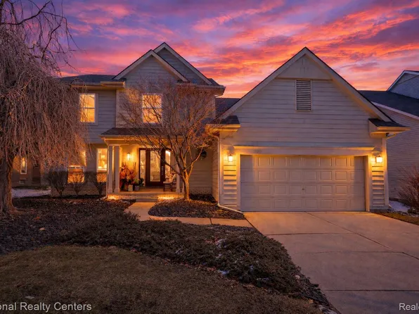 260 Cherry Grove Ln, Commerce Township, MI 48390