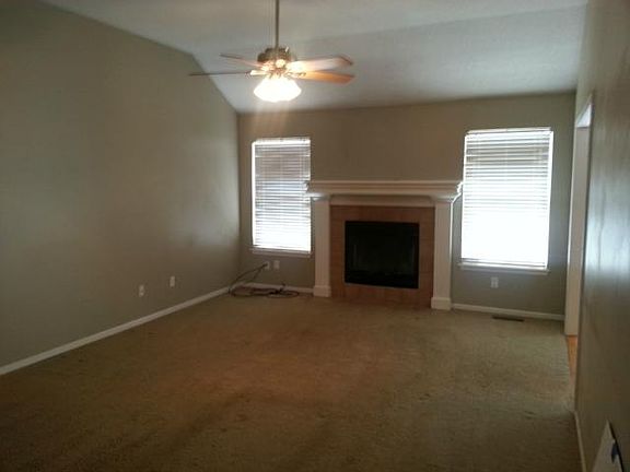 4th image of 2604 NW Richard Dr