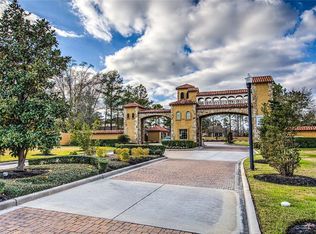10 S Shadow Creek Villas Loop, Spring, TX 77389
