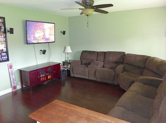 2nd image of 10424 S Lamon Ave