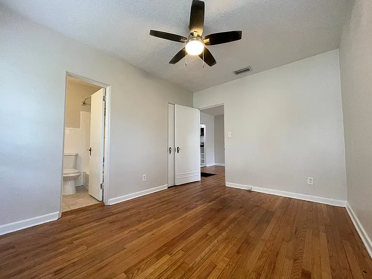 730-732 N Highland Ave — Photo 13