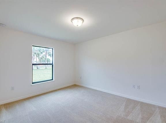 4th image of 745 Evening Shade Ln