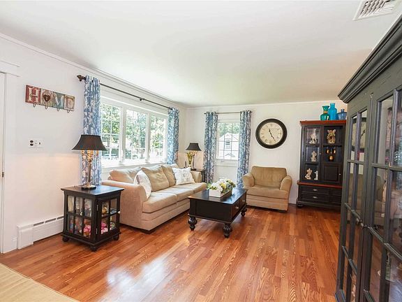 4th image of 521 Boxwood Dr