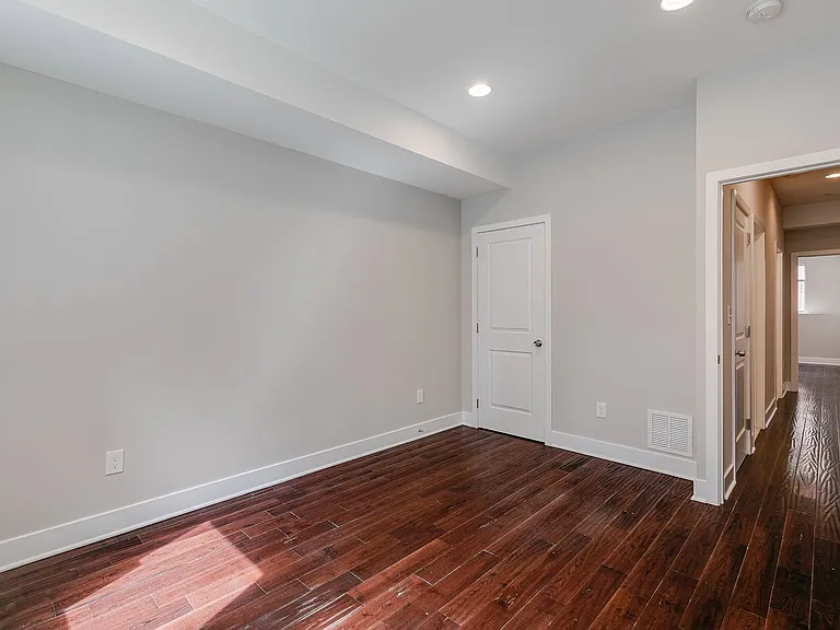 604 W Thompson St #A — Photo 22