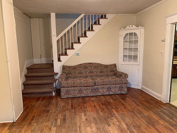 4th image of 2812 Felix St