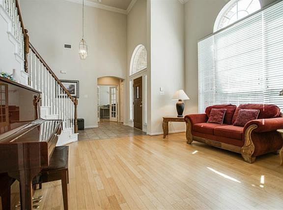 4th image of 3329 Duval Dr
