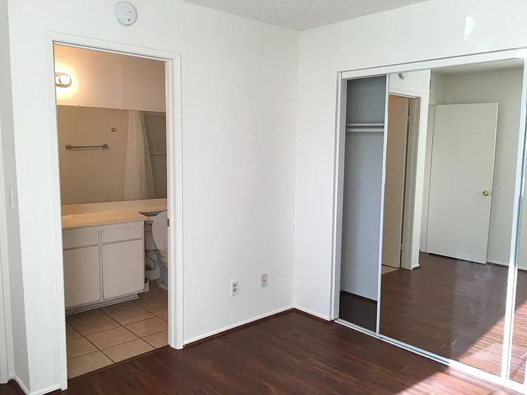 8327 Vineyard Ave #3 — Photo 12