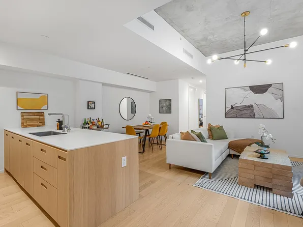 98 Front St #4K, Brooklyn, NY 11201