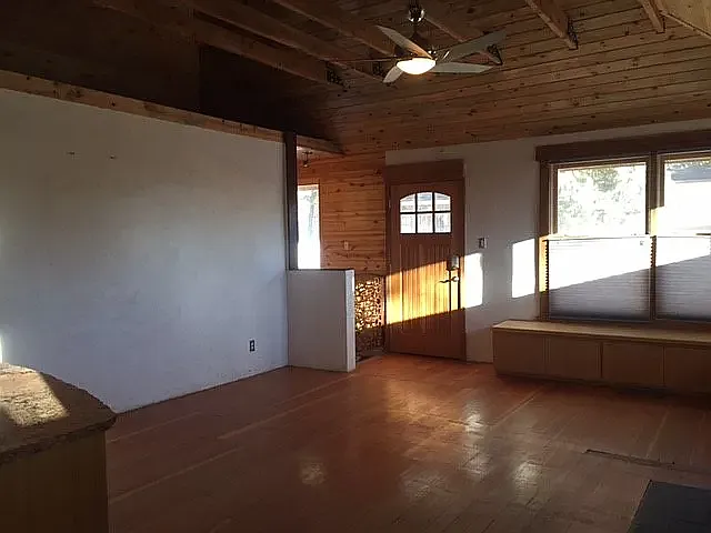 2 bed, 2400 sqft, $2,250 — Photo 2