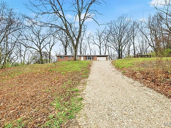 3rd image of 1227 Teson Rd