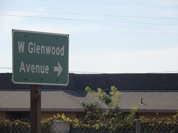 3rd image of 270 W Glenwood Ave