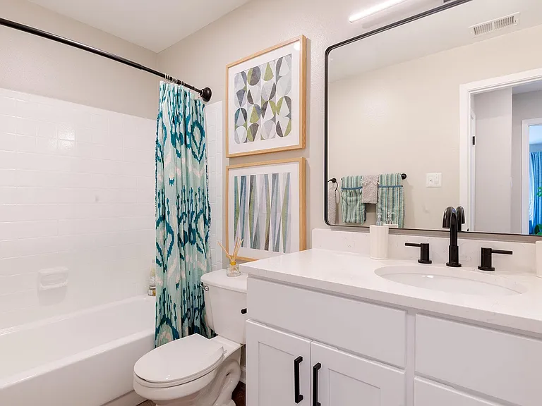 Saddle Ridge Apartments — Photo 7