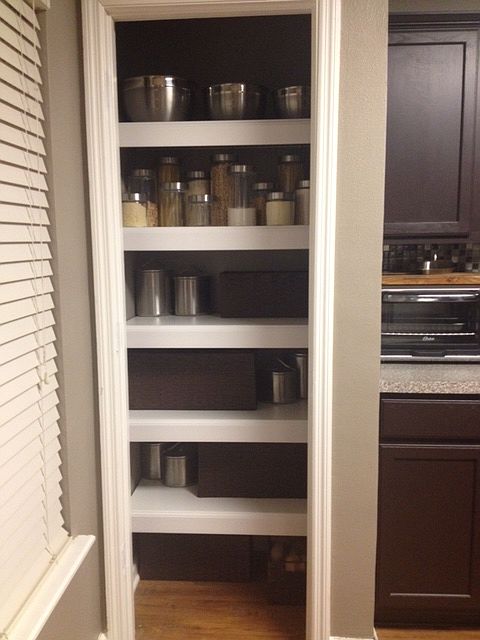 Open Pantry-Closet