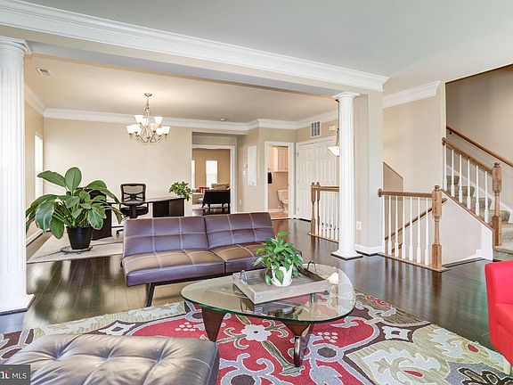 5th image of 250 Urban Ave #250