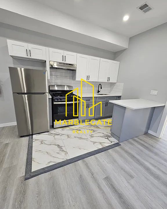 1st image of 352 S 10th St #22