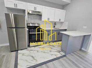 352 S 10th St #22, Newark, NJ 07103