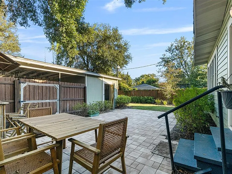 5709 N Suwanee Ave — Photo 22