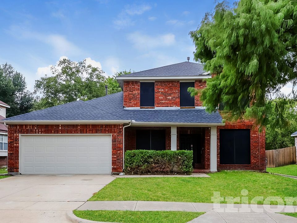 1st image of 300 Westbrook Dr