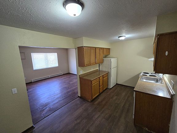 3rd image of 1402 Brooke Park Dr #4