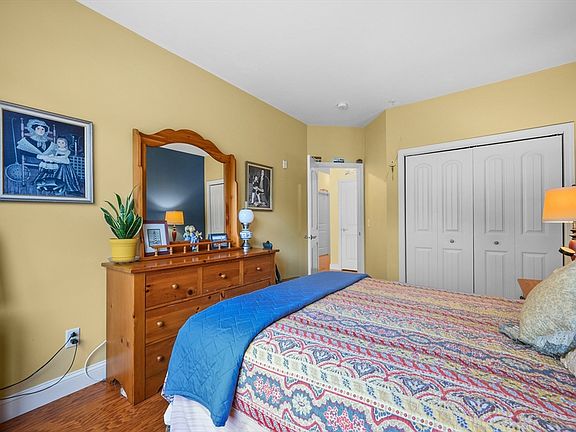 4th image of 18 Stony Brook Dr #18