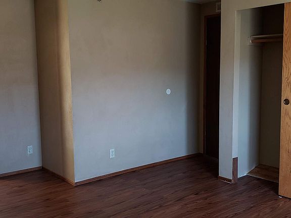 Master bedroom alternate wall